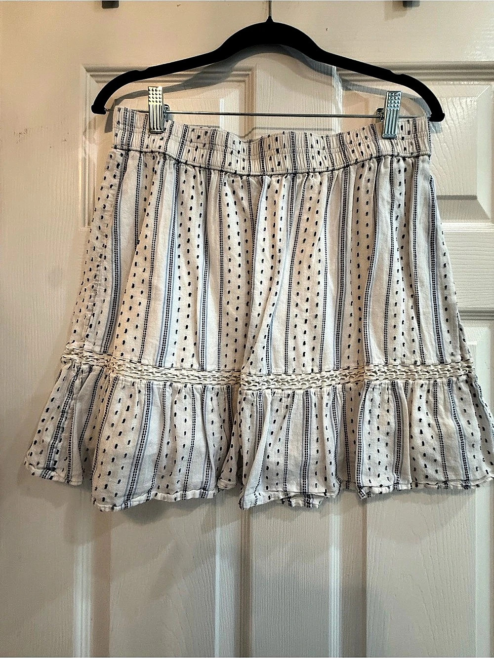 LOFT Striped Ruffle Mini Skirt in White & Blue Size Medium